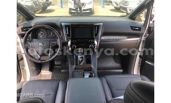 Imported Toyota Alphard White Makiinaa iti Import - Dubai keessatti Central Kenya keessatti Imported Toyota Alphard White Makiinaa iti Import - Dubai keessatti Central Kenya keessatti