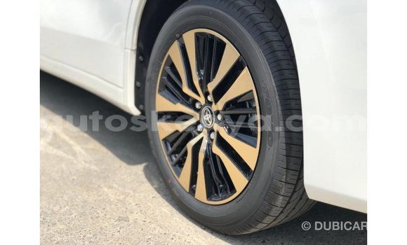 Imported Toyota Alphard White Makiinaa iti Import - Dubai keessatti Central Kenya keessatti Imported Toyota Alphard White Makiinaa iti Import - Dubai keessatti Central Kenya keessatti