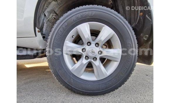 Nunua Imported Toyota Prado Nyeupe Gari ndani ya Import - Dubai nchini Kati Kenya Nunua Imported Toyota Prado Nyeupe Gari ndani ya Import - Dubai nchini Kati Kenya