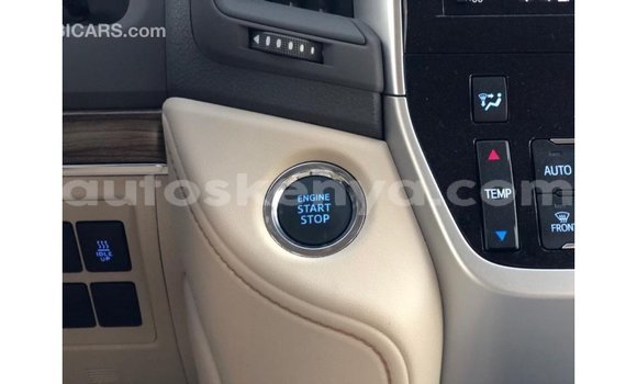 Buy Import Toyota Land Cruiser White Car in Import - Dubai in Central Kenya Buy Import Toyota Land Cruiser White Car in Import - Dubai in Central Kenya