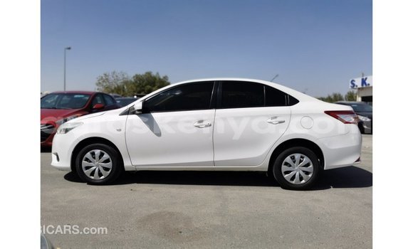 Nunua Imported Toyota Yaris Nyeupe Gari ndani ya Import - Dubai nchini Kati Kenya Nunua Imported Toyota Yaris Nyeupe Gari ndani ya Import - Dubai nchini Kati Kenya