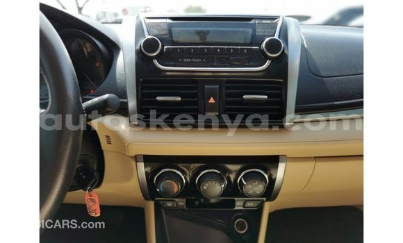 Nunua Imported Toyota Yaris Nyeupe Gari ndani ya Import - Dubai nchini Kati Kenya Nunua Imported Toyota Yaris Nyeupe Gari ndani ya Import - Dubai nchini Kati Kenya