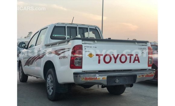 Nunua Imported Toyota Hilux Nyeupe Gari ndani ya Import - Dubai nchini Kati Kenya Nunua Imported Toyota Hilux Nyeupe Gari ndani ya Import - Dubai nchini Kati Kenya