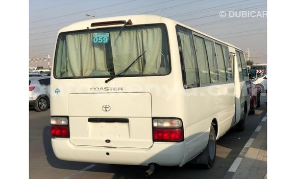 Nunua Imported Toyota Coaster Nyeupe Gari ndani ya Import - Dubai nchini Kati Kenya Nunua Imported Toyota Coaster Nyeupe Gari ndani ya Import - Dubai nchini Kati Kenya