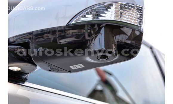 Imported Infiniti Q White Makiinaa iti Import - Dubai keessatti Central Kenya keessatti Imported Infiniti Q White Makiinaa iti Import - Dubai keessatti Central Kenya keessatti