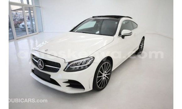 Buy Import Mercedes‒Benz 600 White Car in Import - Dubai in Central Kenya Buy Import Mercedes‒Benz 600 White Car in Import - Dubai in Central Kenya
