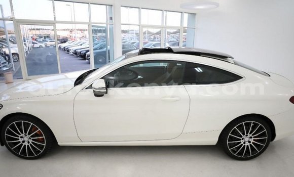 Buy Import Mercedes‒Benz 600 White Car in Import - Dubai in Central Kenya Buy Import Mercedes‒Benz 600 White Car in Import - Dubai in Central Kenya