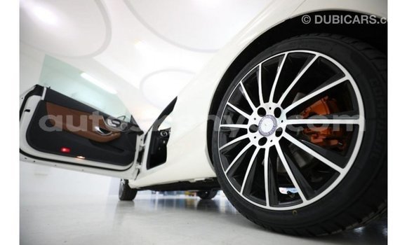 Buy Import Mercedes‒Benz 600 White Car in Import - Dubai in Central Kenya Buy Import Mercedes‒Benz 600 White Car in Import - Dubai in Central Kenya