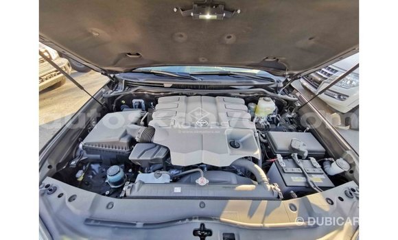 Imported Toyota Land Cruiser Black Makiinaa iti Import - Dubai keessatti Central Kenya keessatti Imported Toyota Land Cruiser Black Makiinaa iti Import - Dubai keessatti Central Kenya keessatti