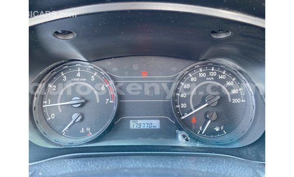 Imported Toyota Hilux White Makiinaa iti Import - Dubai keessatti Central Kenya keessatti Imported Toyota Hilux White Makiinaa iti Import - Dubai keessatti Central Kenya keessatti