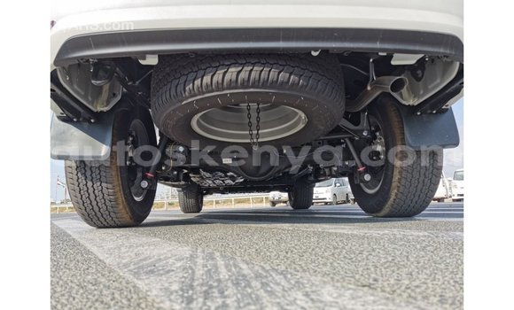 Imported Toyota Fortuner White Makiinaa iti Import - Dubai keessatti Central Kenya keessatti Imported Toyota Fortuner White Makiinaa iti Import - Dubai keessatti Central Kenya keessatti