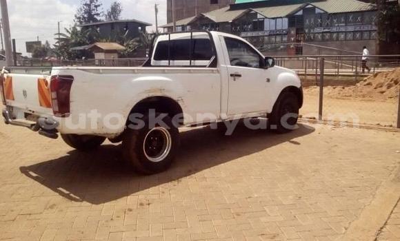 Imported Isuzu D–MAX White Makiinaa iti Thika keessatti Nairobi keessatti Imported Isuzu D–MAX White Makiinaa iti Thika keessatti Nairobi keessatti