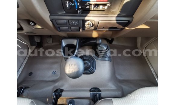 Nunua Imported Toyota Land Cruiser Nyekundu Gari ndani ya Import - Dubai nchini Kati Kenya Nunua Imported Toyota Land Cruiser Nyekundu Gari ndani ya Import - Dubai nchini Kati Kenya