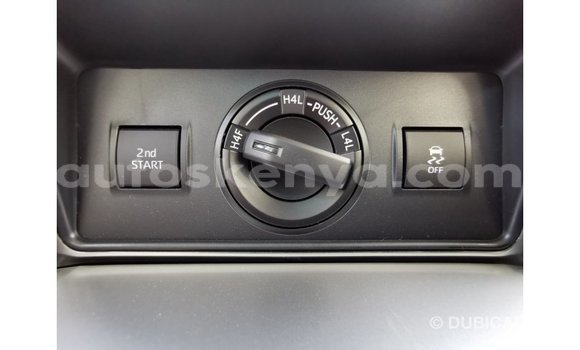 Imported Toyota Prado White Makiinaa iti Import - Dubai keessatti Central Kenya keessatti Imported Toyota Prado White Makiinaa iti Import - Dubai keessatti Central Kenya keessatti