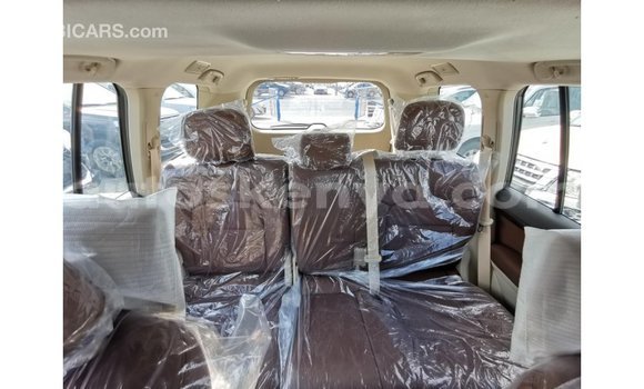 Nunua Imported Toyota Land Cruiser Nyeusi Gari ndani ya Import - Dubai nchini Kati Kenya Nunua Imported Toyota Land Cruiser Nyeusi Gari ndani ya Import - Dubai nchini Kati Kenya