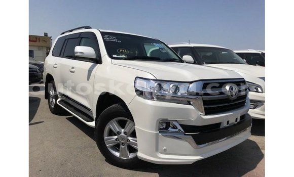 Buy Import Toyota Land Cruiser White Car in Import - Dubai in Central Kenya