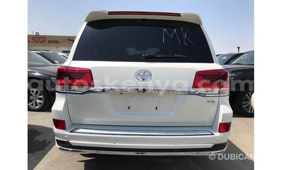 Buy Import Toyota Land Cruiser White Car in Import - Dubai in Central Kenya Buy Import Toyota Land Cruiser White Car in Import - Dubai in Central Kenya