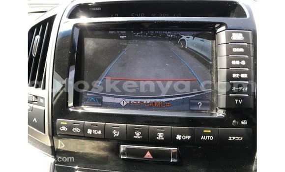 Buy Import Toyota Land Cruiser White Car in Import - Dubai in Central Kenya Buy Import Toyota Land Cruiser White Car in Import - Dubai in Central Kenya