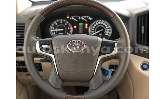 Buy Import Toyota Land Cruiser White Car in Import - Dubai in Central Kenya Buy Import Toyota Land Cruiser White Car in Import - Dubai in Central Kenya