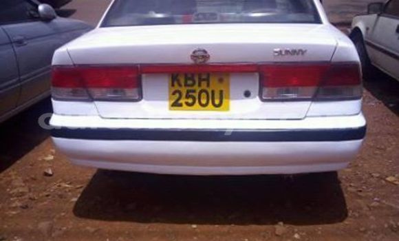 Imported Nissan Sunny White Makiinaa iti Nairobi keessatti Nairobi keessatti Imported Nissan Sunny White Makiinaa iti Nairobi keessatti Nairobi keessatti