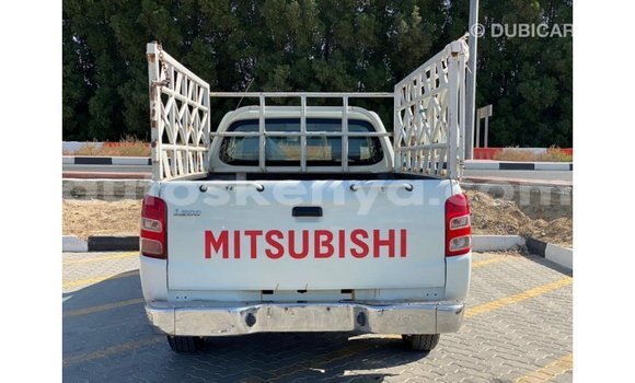 Nunua Imported Mitsubishi L200 Nyeupe Gari ndani ya Import - Dubai nchini Kati Kenya Nunua Imported Mitsubishi L200 Nyeupe Gari ndani ya Import - Dubai nchini Kati Kenya