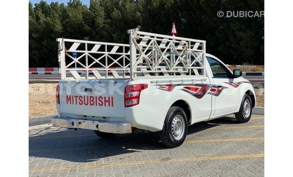 Nunua Imported Mitsubishi L200 Nyeupe Gari ndani ya Import - Dubai nchini Kati Kenya Nunua Imported Mitsubishi L200 Nyeupe Gari ndani ya Import - Dubai nchini Kati Kenya
