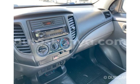 Nunua Imported Mitsubishi L200 Nyeupe Gari ndani ya Import - Dubai nchini Kati Kenya Nunua Imported Mitsubishi L200 Nyeupe Gari ndani ya Import - Dubai nchini Kati Kenya