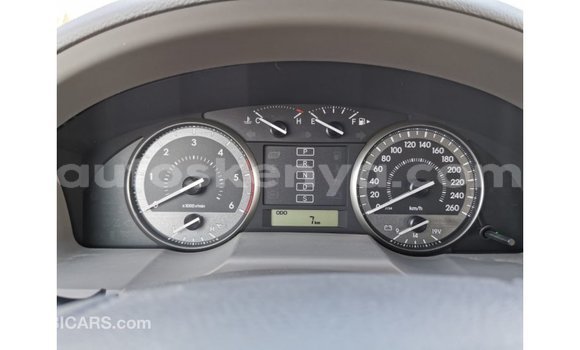 Buy Import Toyota Land Cruiser White Car in Import - Dubai in Central Kenya Buy Import Toyota Land Cruiser White Car in Import - Dubai in Central Kenya