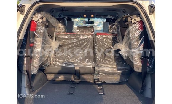 Imported Toyota Fortuner White Makiinaa iti Import - Dubai keessatti Central Kenya keessatti Imported Toyota Fortuner White Makiinaa iti Import - Dubai keessatti Central Kenya keessatti