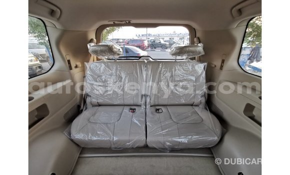 Imported Toyota Land Cruiser White Makiinaa iti Import - Dubai keessatti Central Kenya keessatti Imported Toyota Land Cruiser White Makiinaa iti Import - Dubai keessatti Central Kenya keessatti