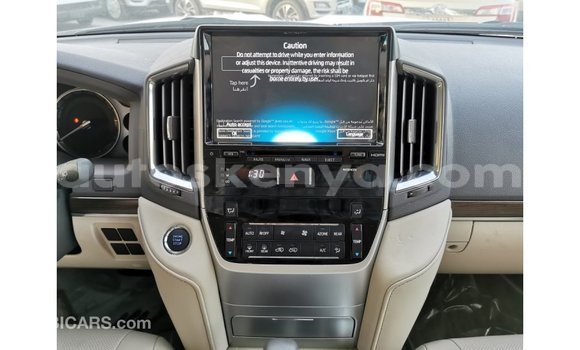 Nunua Imported Toyota Land Cruiser Nyeupe Gari ndani ya Import - Dubai nchini Kati Kenya Nunua Imported Toyota Land Cruiser Nyeupe Gari ndani ya Import - Dubai nchini Kati Kenya