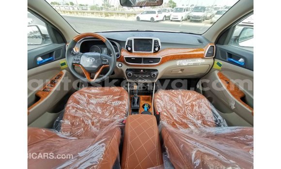 Buy Import Hyundai Tucson White Car in Import - Dubai in Central Kenya Buy Import Hyundai Tucson White Car in Import - Dubai in Central Kenya