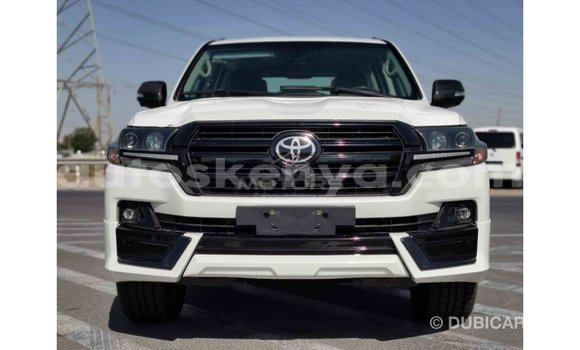 Nunua Imported Toyota Land Cruiser Nyeupe Gari ndani ya Import - Dubai nchini Kati Kenya Nunua Imported Toyota Land Cruiser Nyeupe Gari ndani ya Import - Dubai nchini Kati Kenya
