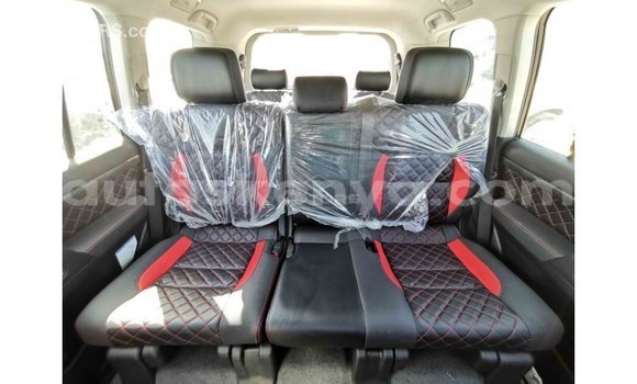Nunua Imported Toyota Land Cruiser Nyeupe Gari ndani ya Import - Dubai nchini Kati Kenya Nunua Imported Toyota Land Cruiser Nyeupe Gari ndani ya Import - Dubai nchini Kati Kenya