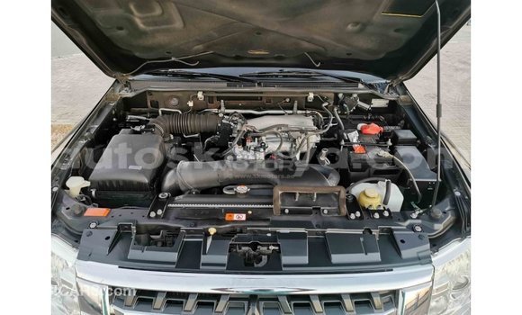 Imported Mitsubishi Pajero Black Makiinaa iti Import - Dubai keessatti Central Kenya keessatti Imported Mitsubishi Pajero Black Makiinaa iti Import - Dubai keessatti Central Kenya keessatti