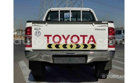 Nunua Imported Toyota Hilux Nyeupe Gari ndani ya Import - Dubai nchini Kati Kenya Nunua Imported Toyota Hilux Nyeupe Gari ndani ya Import - Dubai nchini Kati Kenya