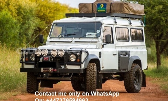 Nunua Ilio tumika Land Rover Defender Nyeupe Gari ndani ya Nairobi nchini Nairobi