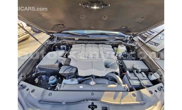 Buy Import Toyota Land Cruiser Black Car in Import - Dubai in Central Kenya Buy Import Toyota Land Cruiser Black Car in Import - Dubai in Central Kenya