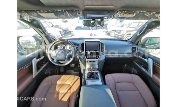 Buy Import Toyota Land Cruiser Black Car in Import - Dubai in Central Kenya Buy Import Toyota Land Cruiser Black Car in Import - Dubai in Central Kenya