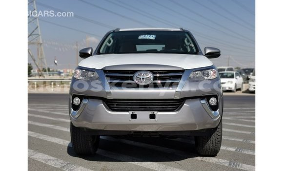 Nunua Imported Toyota Fortuner Nyingine Gari ndani ya Import - Dubai nchini Kati Kenya Nunua Imported Toyota Fortuner Nyingine Gari ndani ya Import - Dubai nchini Kati Kenya