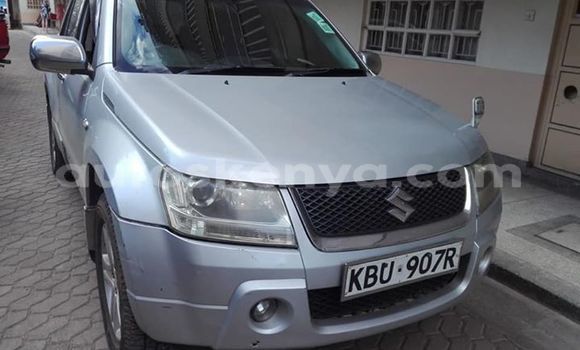 Imported Suzuki Grand Vitara Silver Makiinaa iti Nairobi keessatti Nairobi keessatti