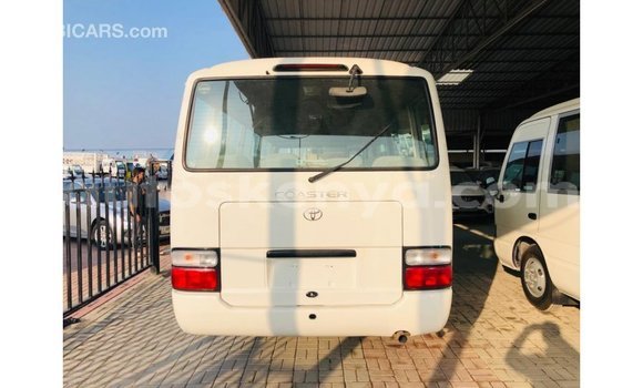 Imported Toyota Coaster White Makiinaa iti Import - Dubai keessatti Central Kenya keessatti Imported Toyota Coaster White Makiinaa iti Import - Dubai keessatti Central Kenya keessatti