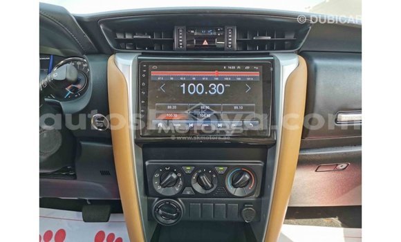 Nunua Imported Toyota Fortuner Nyeusi Gari ndani ya Import - Dubai nchini Kati Kenya Nunua Imported Toyota Fortuner Nyeusi Gari ndani ya Import - Dubai nchini Kati Kenya