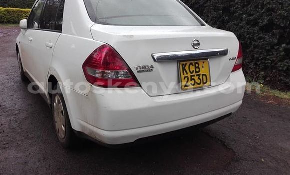Imported Nissan tiida White Makiinaa iti Nairobi keessatti Nairobi keessatti Imported Nissan tiida White Makiinaa iti Nairobi keessatti Nairobi keessatti