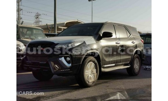 Nunua Imported Toyota Fortuner Nyeusi Gari ndani ya Import - Dubai nchini Kati Kenya Nunua Imported Toyota Fortuner Nyeusi Gari ndani ya Import - Dubai nchini Kati Kenya