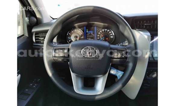 Nunua Imported Toyota Fortuner Nyeusi Gari ndani ya Import - Dubai nchini Kati Kenya Nunua Imported Toyota Fortuner Nyeusi Gari ndani ya Import - Dubai nchini Kati Kenya