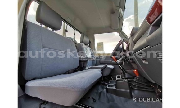 Buy Import Toyota Land Cruiser Beige Car in Import - Dubai in Central Kenya Buy Import Toyota Land Cruiser Beige Car in Import - Dubai in Central Kenya