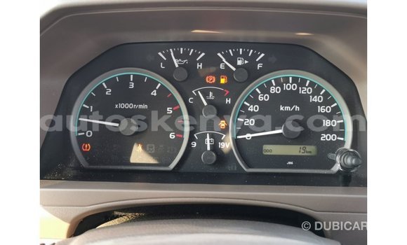 Nunua Imported Toyota Land Cruiser Nyeupe Gari ndani ya Import - Dubai nchini Kati Kenya Nunua Imported Toyota Land Cruiser Nyeupe Gari ndani ya Import - Dubai nchini Kati Kenya