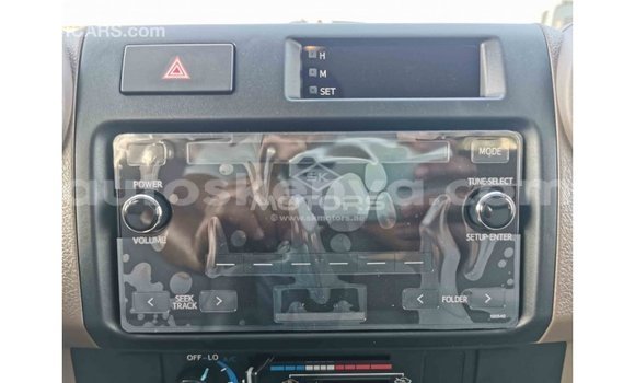 Imported Toyota Land Cruiser White Makiinaa iti Import - Dubai keessatti Central Kenya keessatti Imported Toyota Land Cruiser White Makiinaa iti Import - Dubai keessatti Central Kenya keessatti