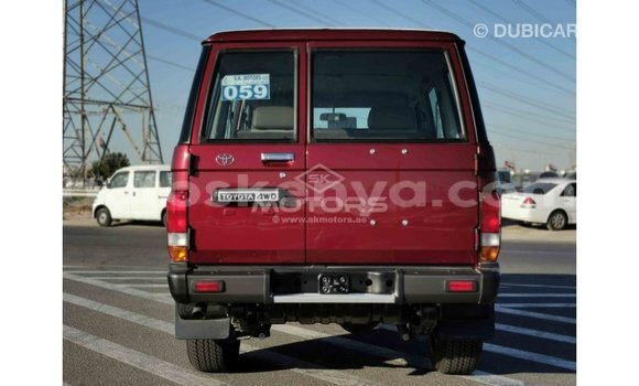 Imported Toyota Land Cruiser Red Makiinaa iti Import - Dubai keessatti Central Kenya keessatti Imported Toyota Land Cruiser Red Makiinaa iti Import - Dubai keessatti Central Kenya keessatti